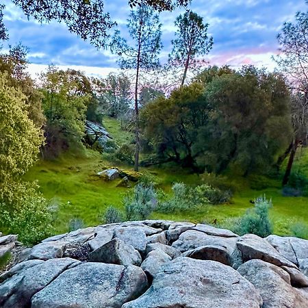 Emerald Ranch Of Yosemite Villa โคสต์โกลด์ ภายนอก รูปภาพ