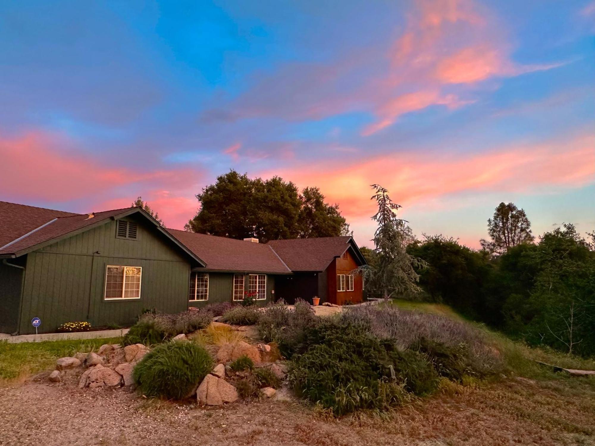 Emerald Ranch Of Yosemite Villa โคสต์โกลด์ ภายนอก รูปภาพ