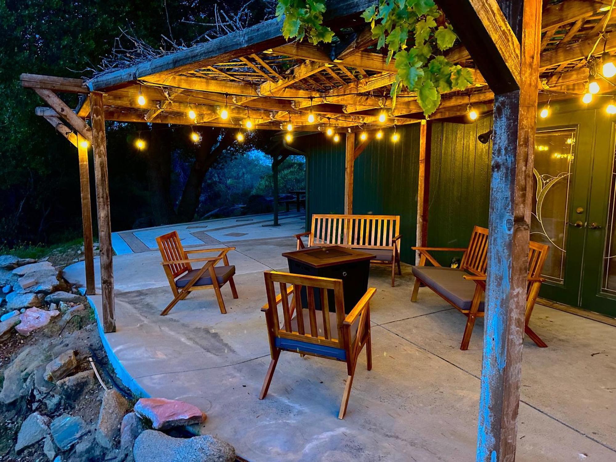 Emerald Ranch Of Yosemite Villa โคสต์โกลด์ ภายนอก รูปภาพ